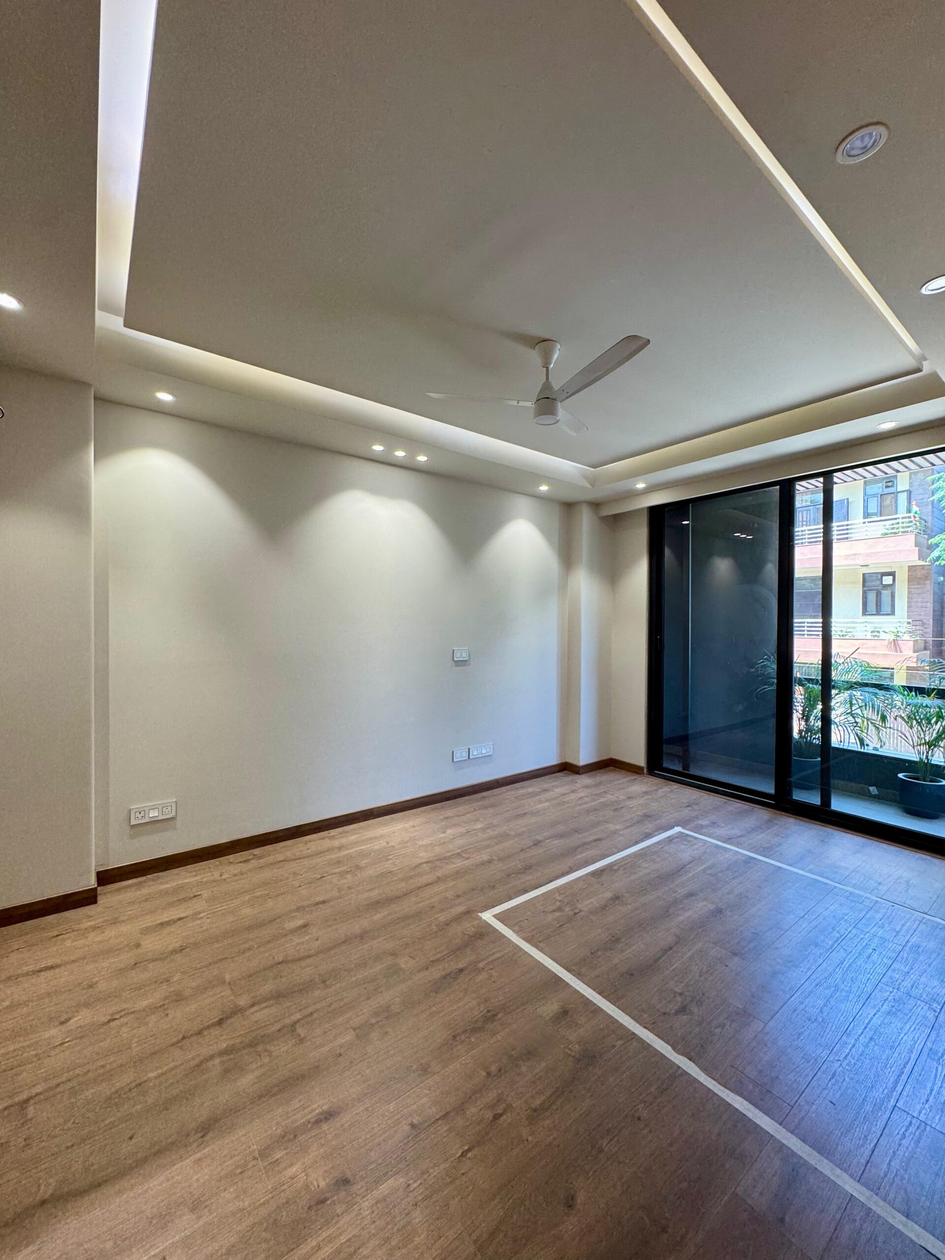 3 BHK builder floor - Image 8