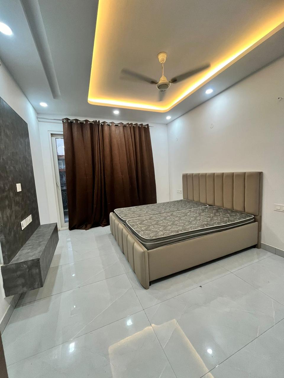 4 BHK builder floor - Image 8