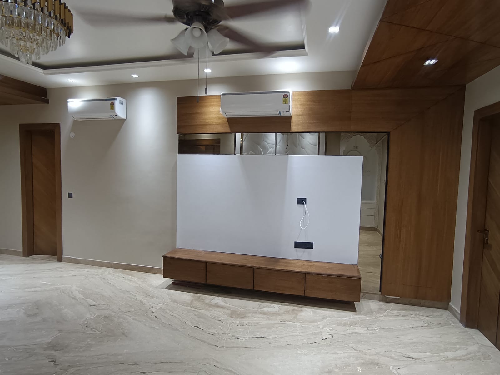 4 BHK builder floor - Image 21