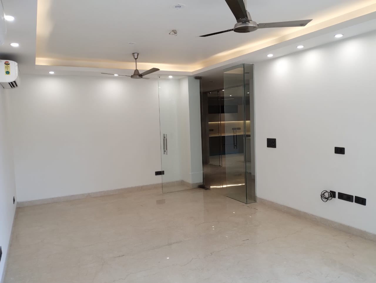 4 BHK builder floor - Image 10