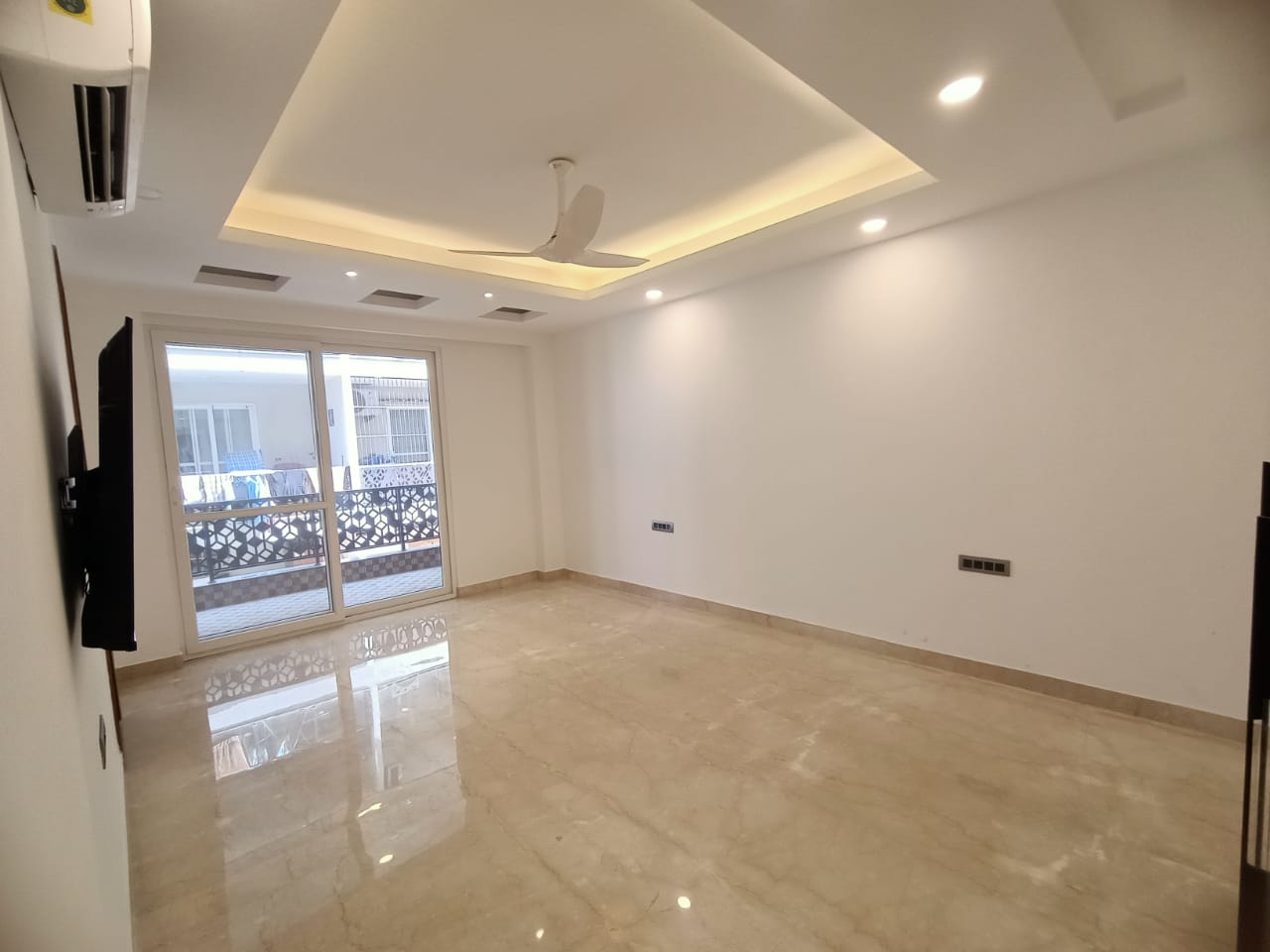 4 BHK builder floor - Image 13