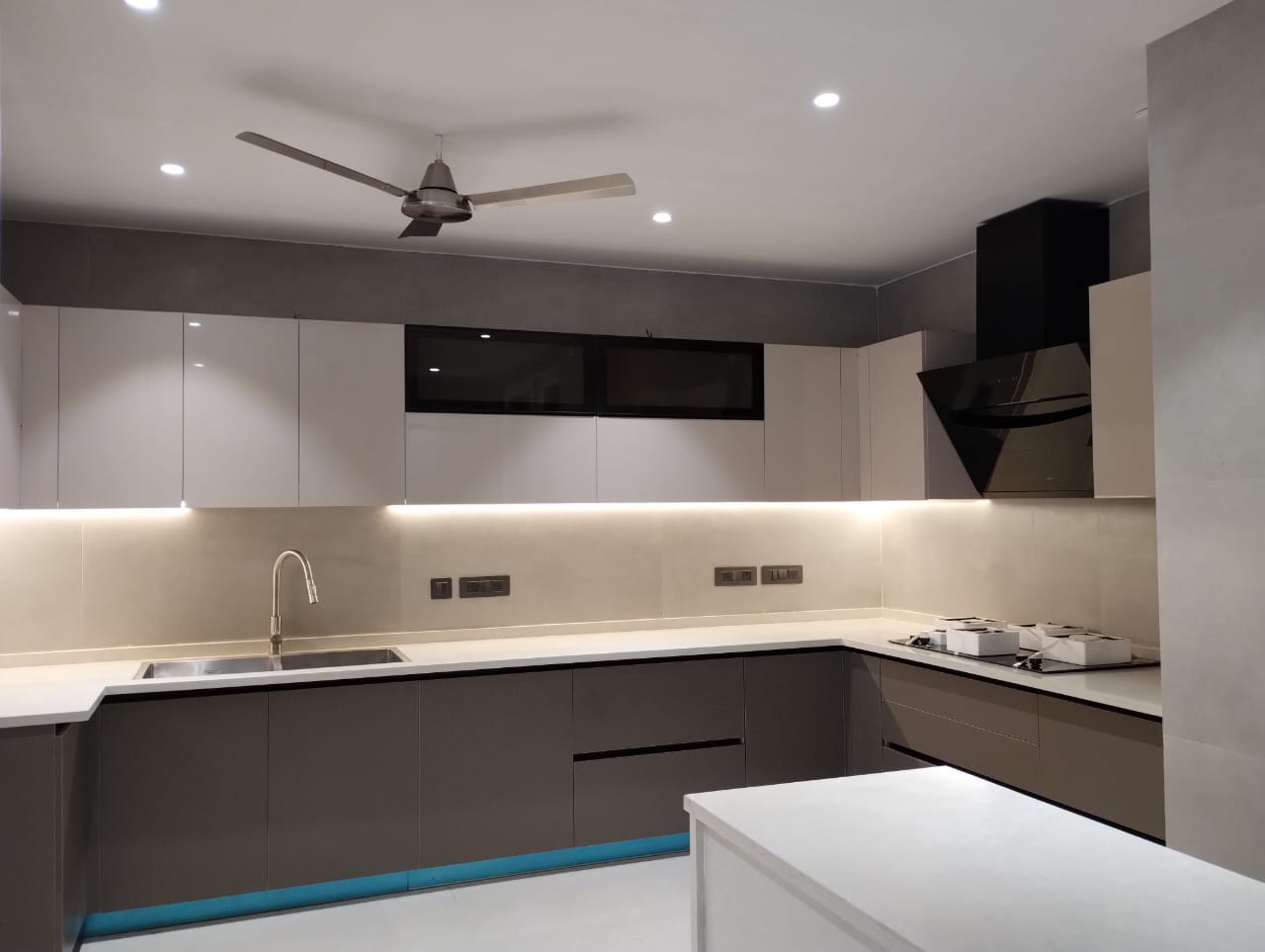 4 BHK builder floor - Image 8