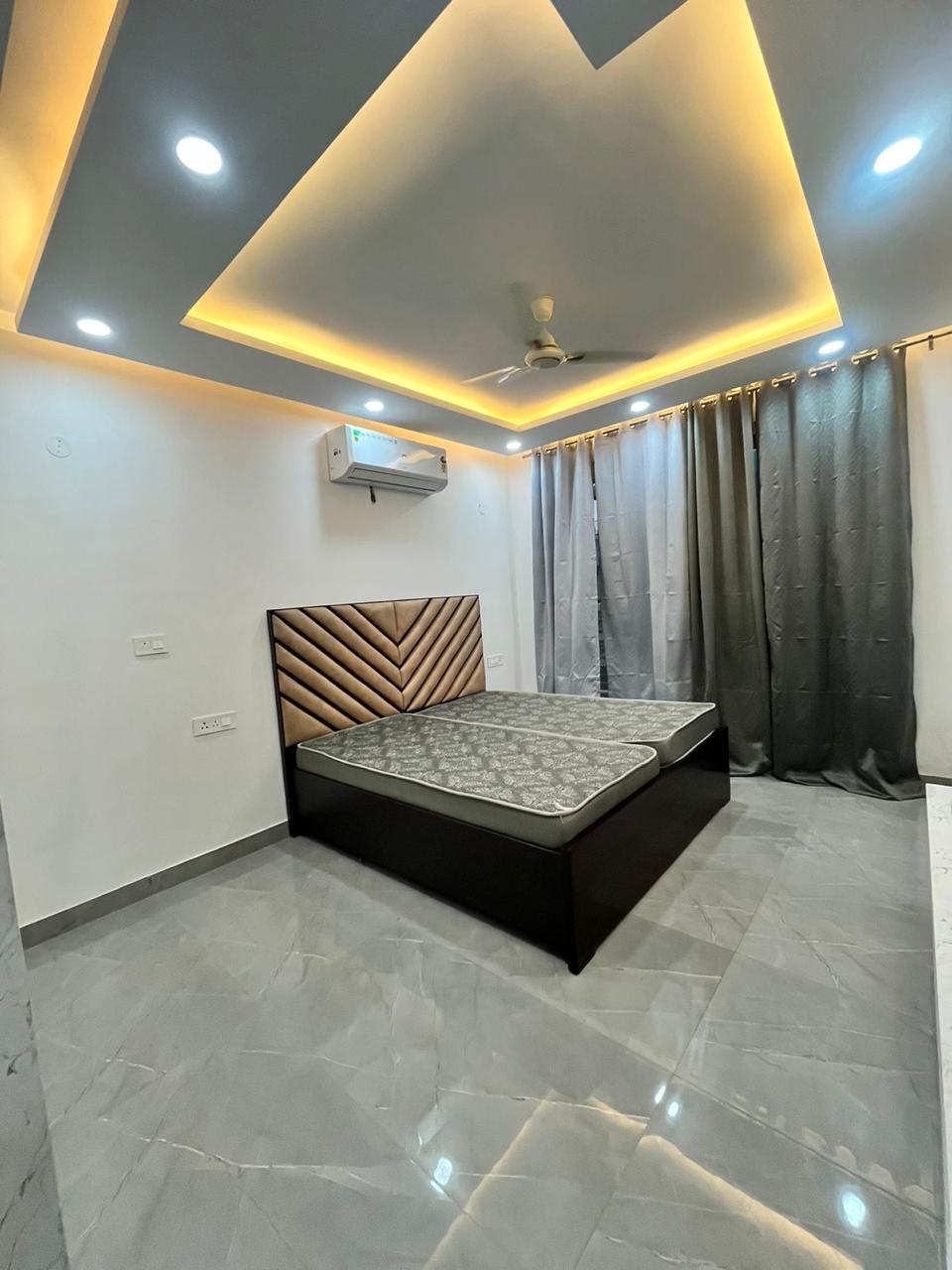 4 BHK builder floor - Image 9