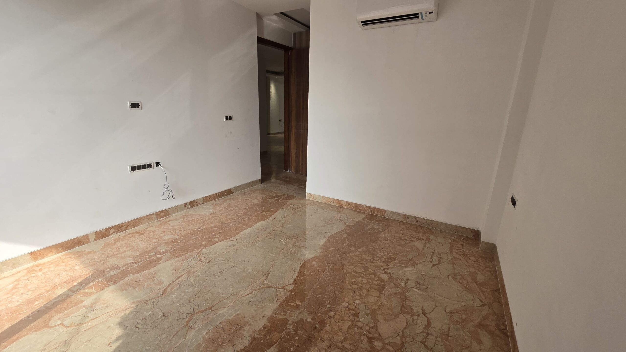 3 BHK builder floor - Image 9