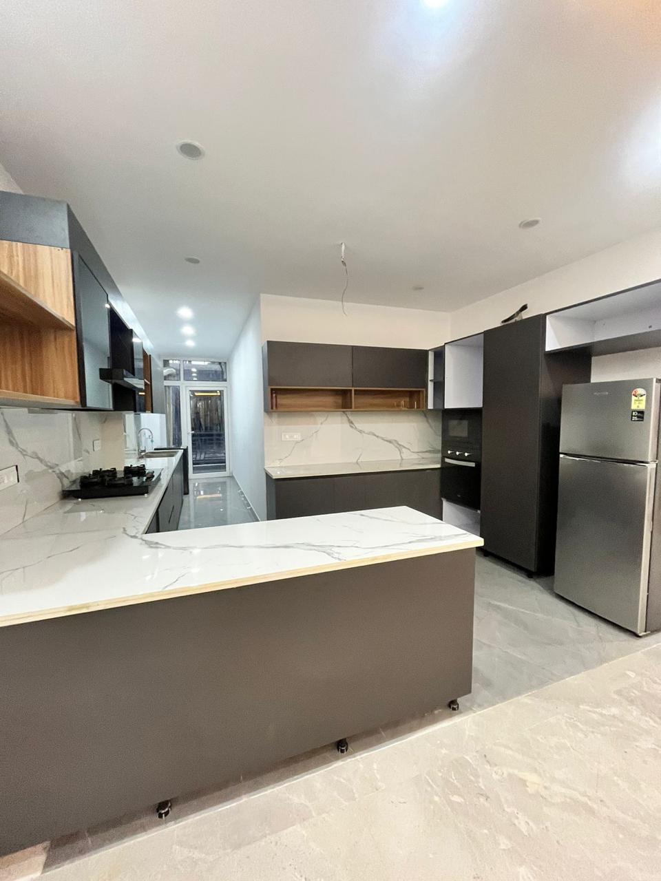 4 BHK builder floor - Image 6