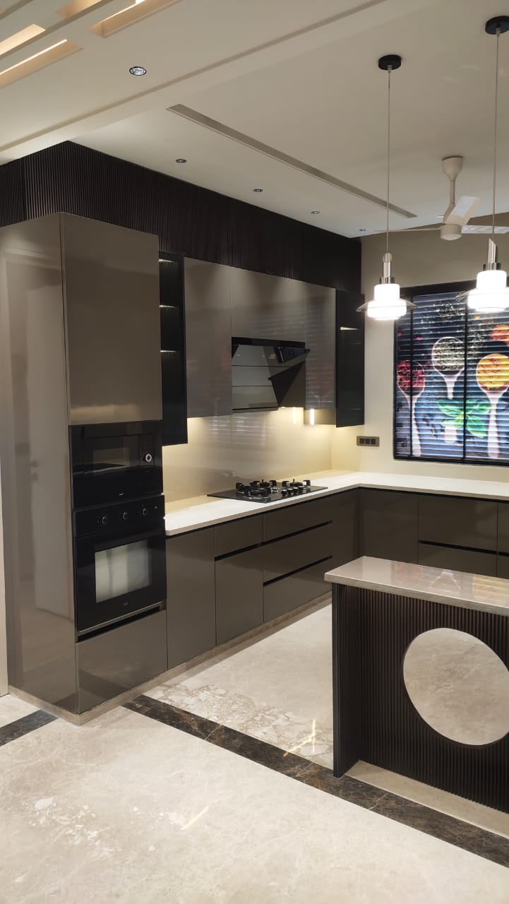 4 BHK builder floor - Image 7