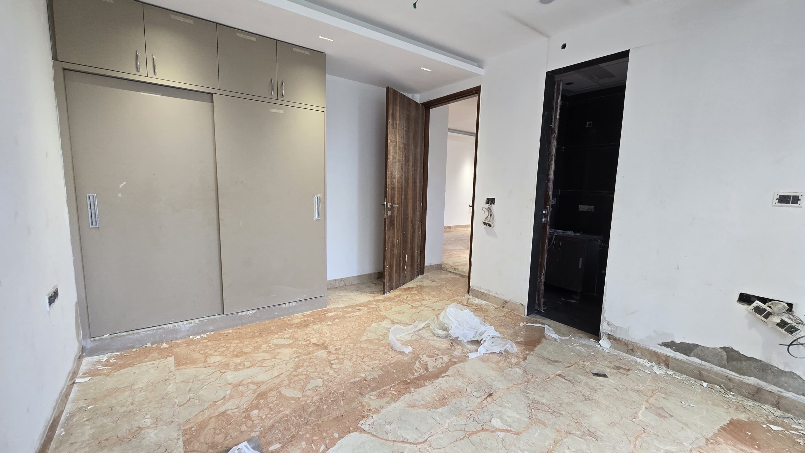 3 BHK builder floor - Image 8