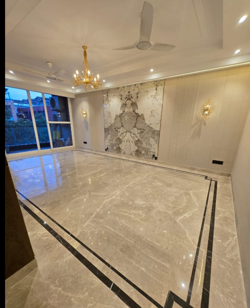 Spacious 4 BHK Builder Floor - Image 4