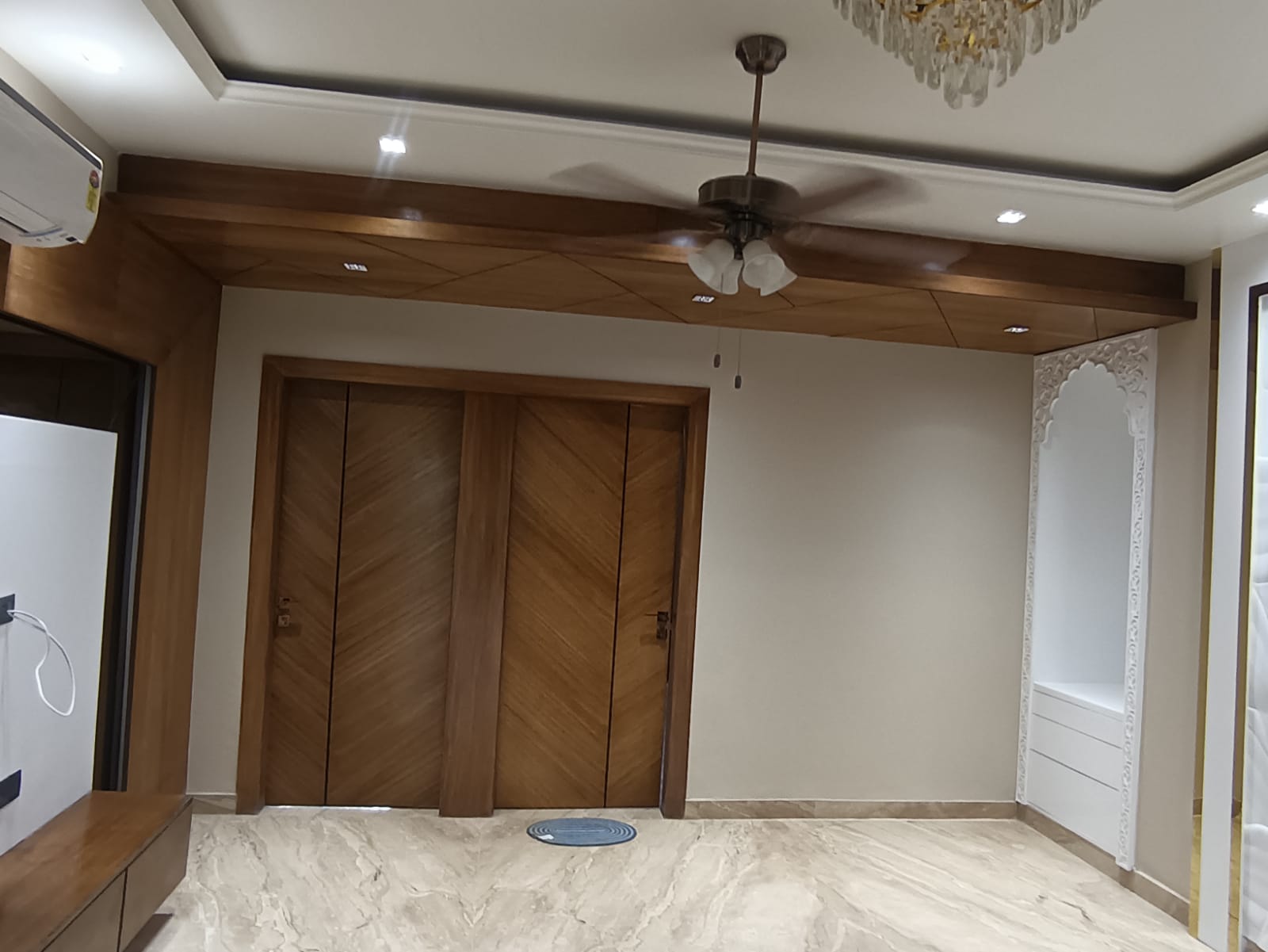 4 BHK builder floor - Image 5