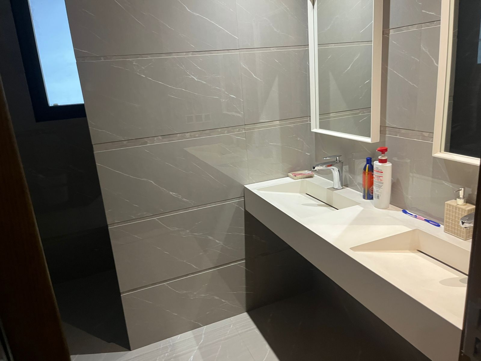 4 BHK builder floor - Image 4