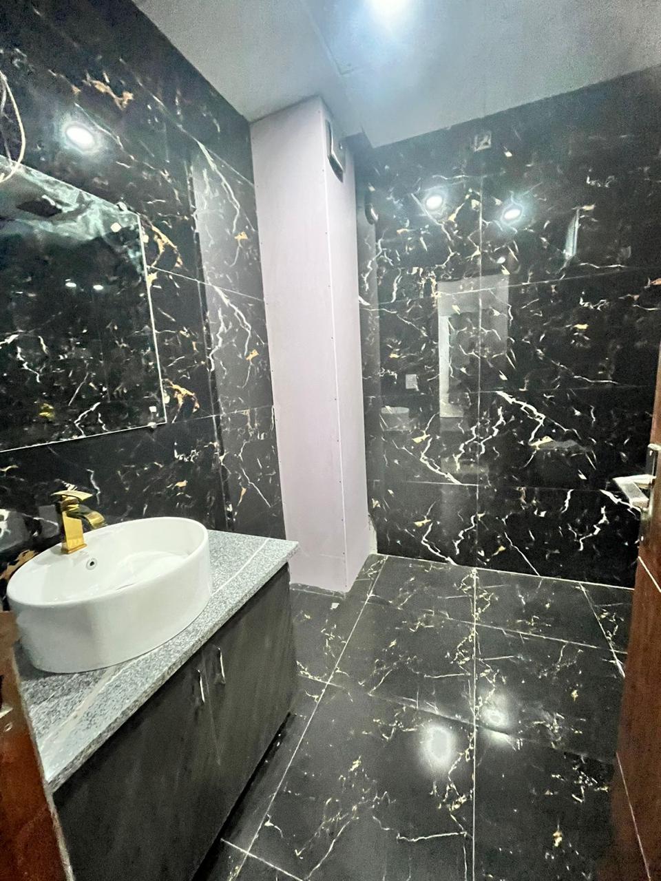 4 BHK builder floor - Image 3