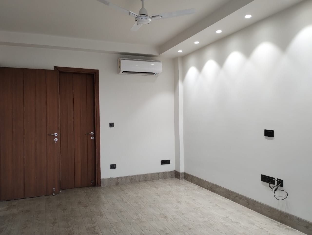 4 BHK builder floor - Image 3