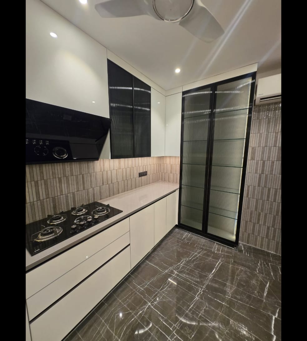 Spacious 4 BHK Builder Floor - Image 3