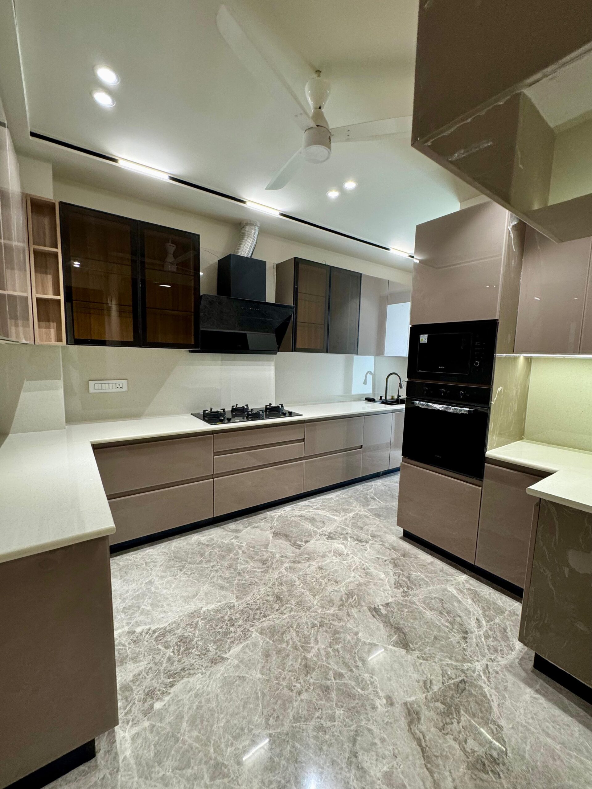 3 BHK builder floor - Image 3