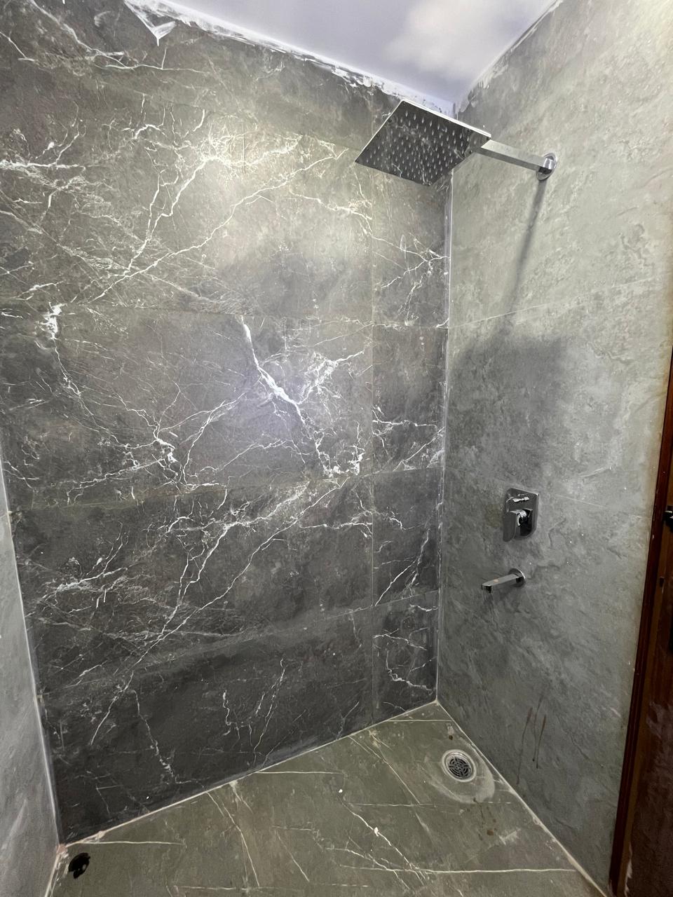 4 BHK builder floor - Image 4